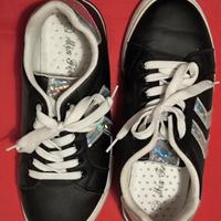 Scarpe da ginnastica nere e argento 