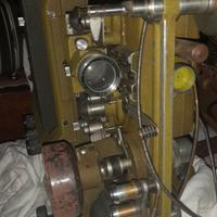 Proiettore sonoro 16 mm professionale 