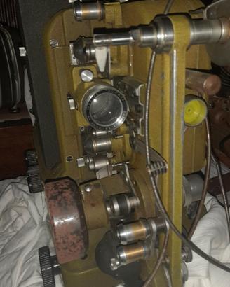 Proiettore sonoro 16 mm professionale 