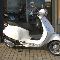 Vespa Primavera 125 E5+ con BAULETTO POST. INCLUSO