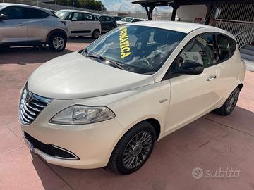 Lancia Ypsilon automatica