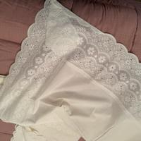 Lenzuolo matrimoniale con ricami a mano