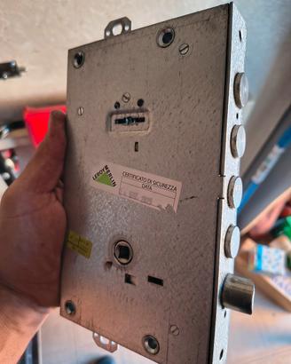serratura Cisa a doppia mandata per porta blindo