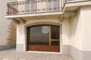NEGOZIO A STEZZANO