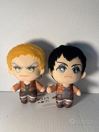 Peluche attack on titan reiner e bertoldt