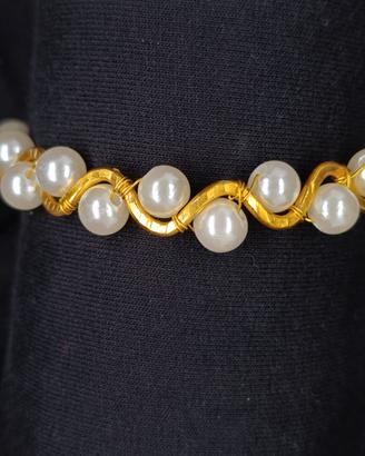 Bracciale in alluminio dorato martellato e pietre