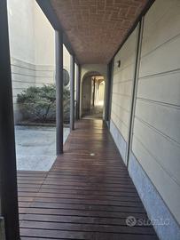 Locale commerciale 30 mq / monolocale con garage
