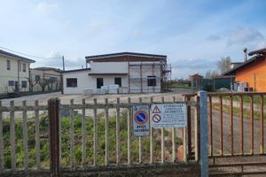 Appartamenti con capannone