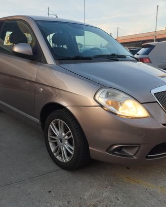 Lancia Ypsilon 1.2 69 CV Argento