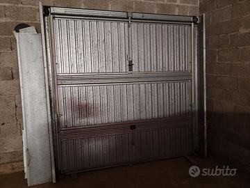 Porta basculante per garage