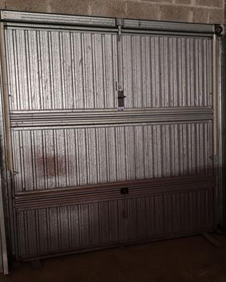 Porta basculante per garage