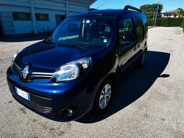 Renault Kangoo trasporto disabili carrozzina