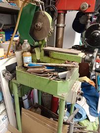 Troncatrice - sega circolare per ferro.