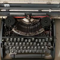 Macchina da scrivere antica