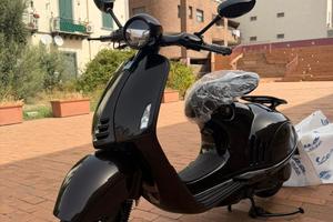 Piaggio Vespa 946 Horse 125 - LA SPECIAL EDITION