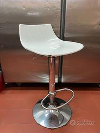 Sgabello altezza regolabile