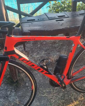 GIANT TCR ADVANCED 2