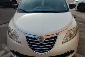 Lancia Ypsilon 1.2 69 CV 5 porte S&S Silver