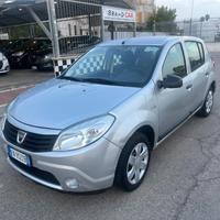 Dacia Sandero 1.2 16V GPL - 2012