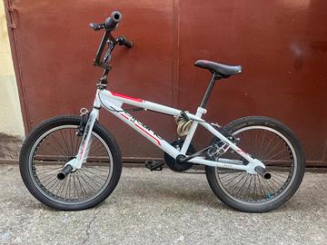 bicicletta bmx