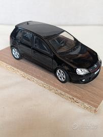 modellino Volkswagen Golf GTI scscala 1/24 scala 1
