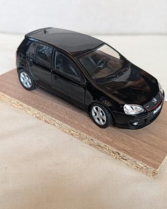 modellino Volkswagen Golf GTI scscala 1/24 scala 1