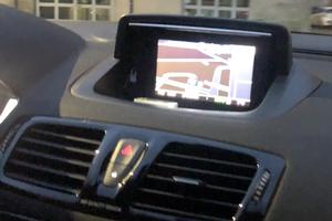 Navigatore con autoradio e casse