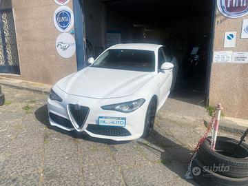 Alfa Romeo Giulia 2.2 Turbodiesel 210 CV AT8 AWD Q