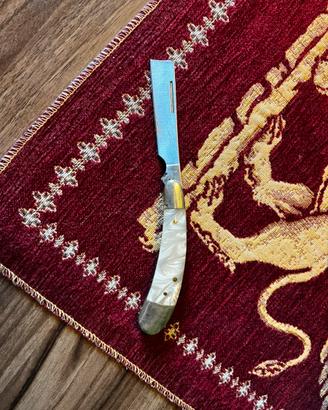 Rasoio in osso bianco