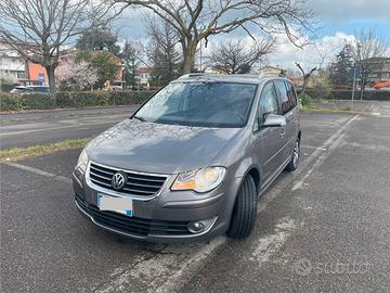 VW Touran Ecofuel (Metano-Benzina) - 7 posti