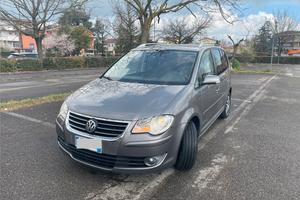 VW Touran Ecofuel (Metano-Benzina) - 7 posti