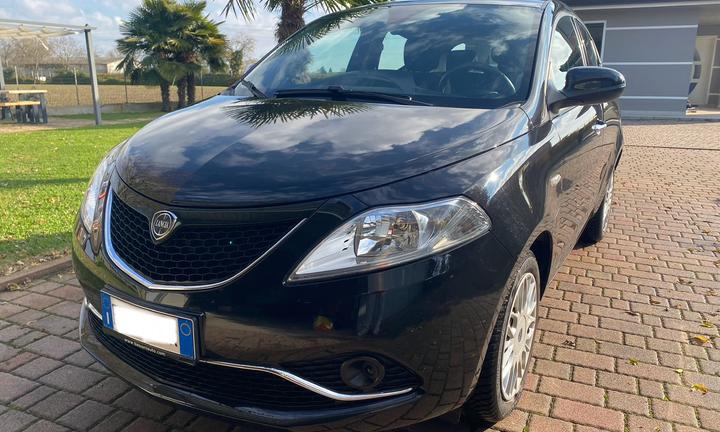 Lancia Ypsilon 2018 gpl ecochic Gold