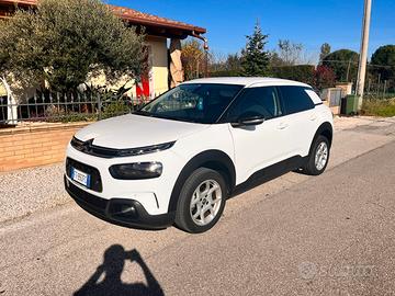 Citroen C4 Cactus Shine con gancio traino