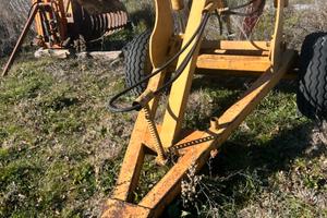 Carrello porta attrezzi trattore