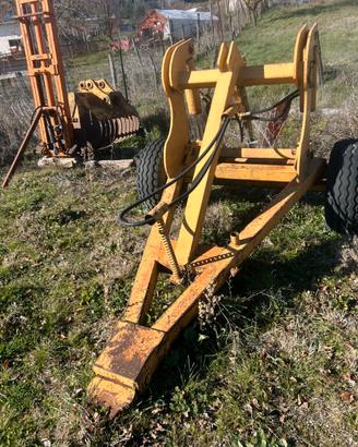 Carrello porta attrezzi trattore