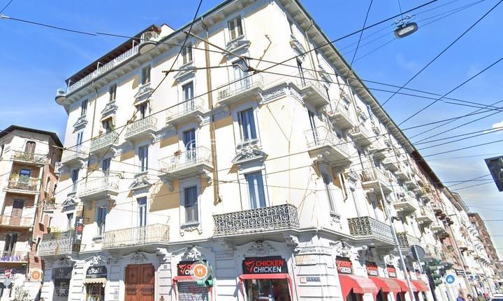 AMPIO TRILOCAE CON BALCONE IN ZONA SCALO FARINI