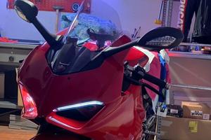 Ducati Panigale V2 2022 1.880km rossa