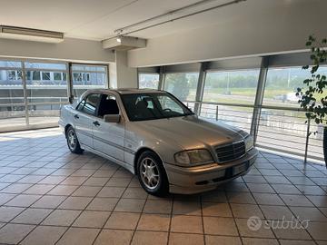 Mercedes-benz C 220 diesel automatica