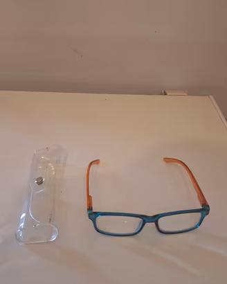 occhiali da lettura  con custodia unisex