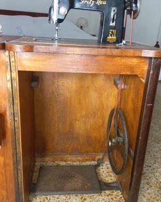 macchina da cucire  tedesca anni 50