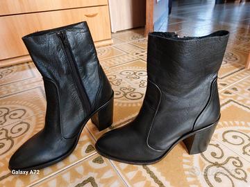Stivaletti in pelle come nuovi