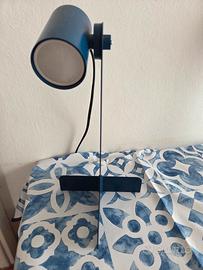 Lampada da scrivania blu in acciaio fino
