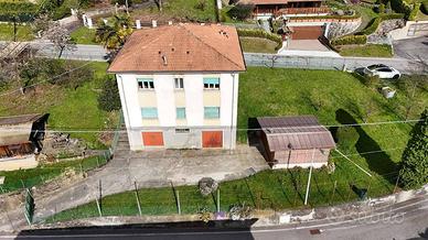 Casa indipendente di 220 m² con più di 5 locali e 