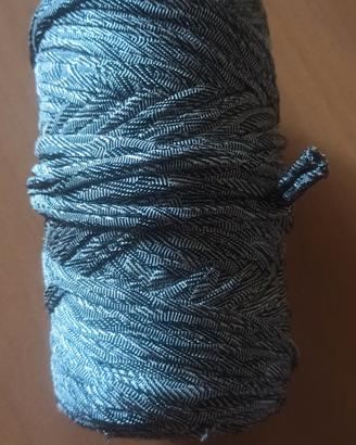 fettuccia per una borsa clutch