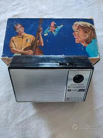 Radiolina portatile vintage con custodia e scatola