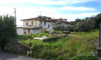 TER. RESIDENZIALE A MONTECORVINO ROVELLA