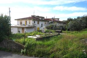 TER. RESIDENZIALE A MONTECORVINO ROVELLA