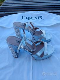 Tacchi Miu Miu.