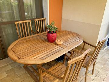 Set tavolo in legno da giardino