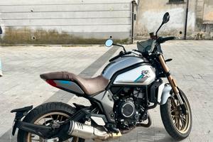 Moto CLX 700